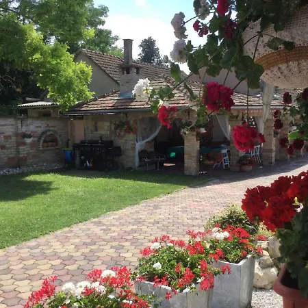 16 * Balatonbereny