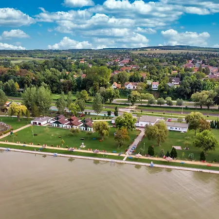 16 Balatonbereny