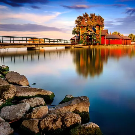16 Holiday home